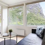 Trolltunga Hotel apartamentowy Tyssedal