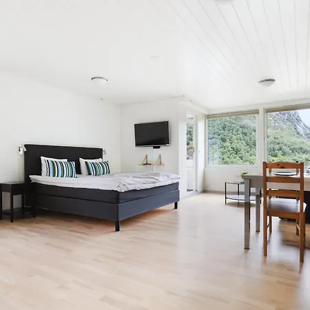 Trolltunga 3* Tyssedal